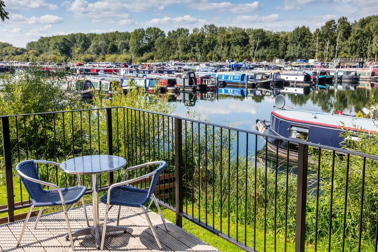 Roydon Marina Village Hotel Exterior photo